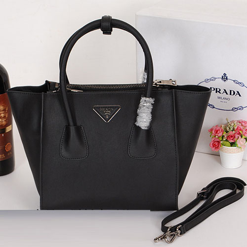 Louis Vuitton Prada Gucci Luxury First Copy Handbags/Clutches Price In Mumbai | a3zhandbags